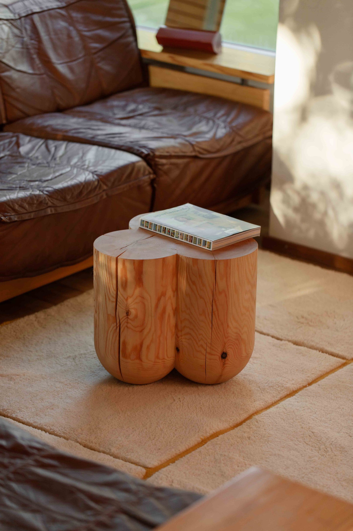 Teo Sidetable